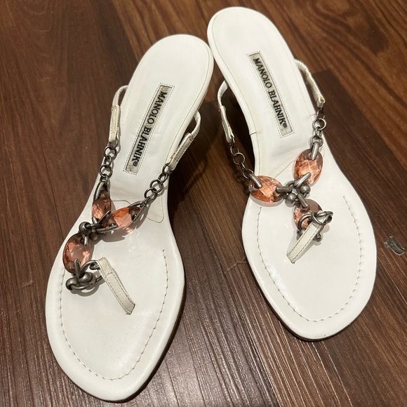 Manolo Blahnik White Thong Metal/Jeweled Heels Size 36.5 - Picture 1 of 12